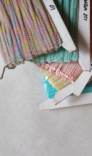 Taśma cekinowa 11-114