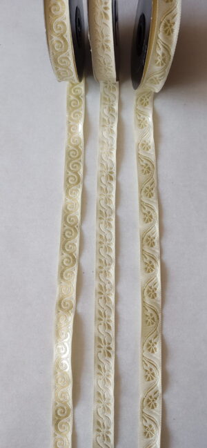 Żakard 10-154 Ecru 1,5 cm